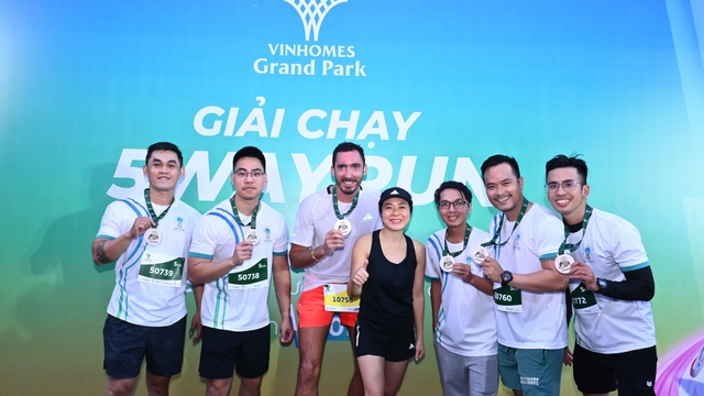 Hàng nghìn runners chinh phục đường chạy 5Way Run - Ways to Grand Park