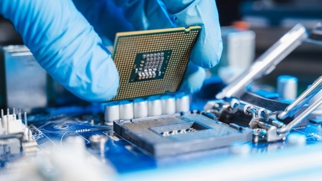 Vietnam hastens workforce training for semiconductor industry