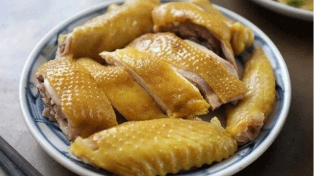 Thực hư thông tin ăn thịt gà hâm lại dễ bị ung thư?