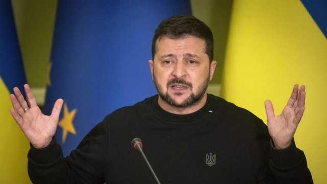 Tín nhiệm ông Zelensky tiếp tục xuống thấp kỷ lục