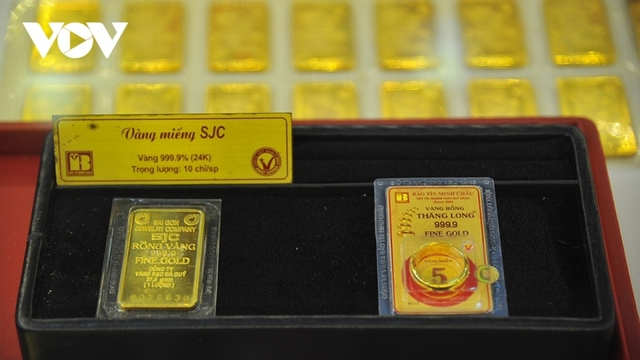 Giá vàng hôm nay 27/6: Vàng trong nước giảm 300.000 đồng/lượng
