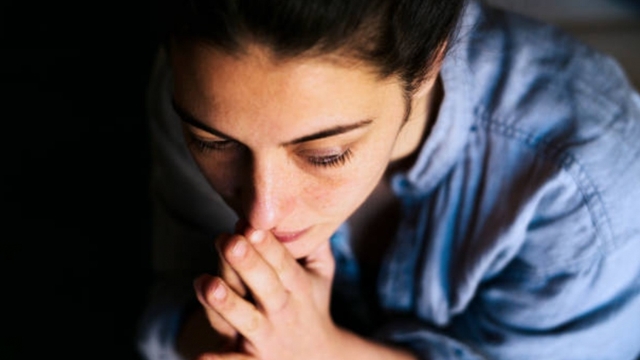 Câu chuyện buồn của cô gái khiếm thị