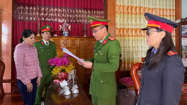 Nữ cửa hàng trưởng bị khởi tố vì tham ô cả tỷ đồng của công ty