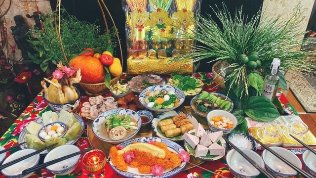 Mâm lễ cúng ông Công ông Táo có được đặt trên bàn thờ gia tiên?