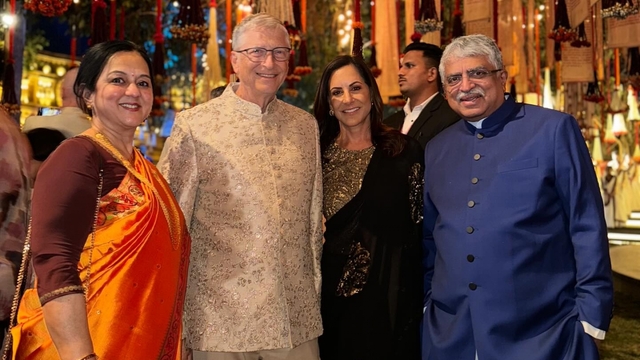 American billionaire Bill Gates visits Da Nang and Hoi An
