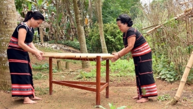 Bamboo musical instruments of the Xo Dang