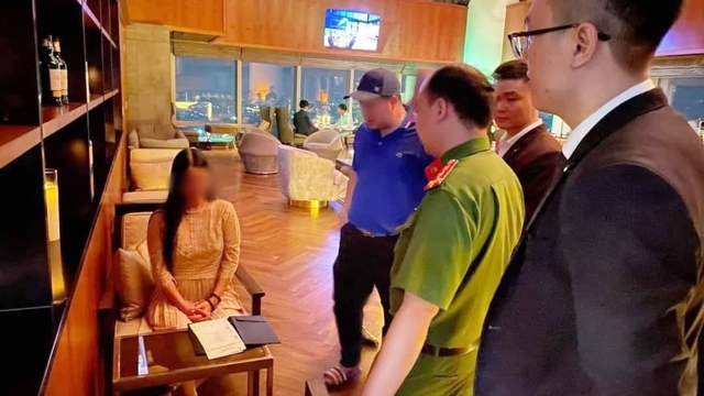 Công an làm việc với cô gái "bùng tiền" bữa ăn tối hơn 11 triệu đồng