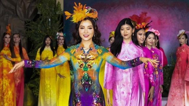 Vietnamese Ao Dai collection makes US debut