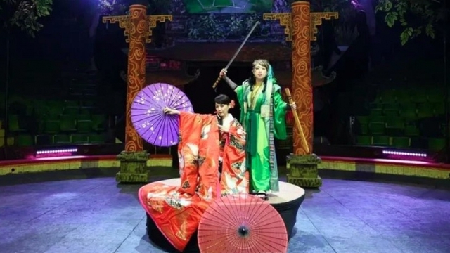 Vietnamese circus - Japanese magic performance to entertain Hanoi audience
