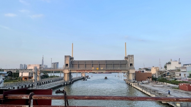 Dự án chống ngập 10.000 tỉ ở TP.HCM đạt 90% khối lượng vẫn còn tạm ngưng