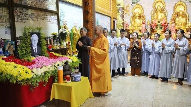 Overseas Vietnamese mourn Party leader