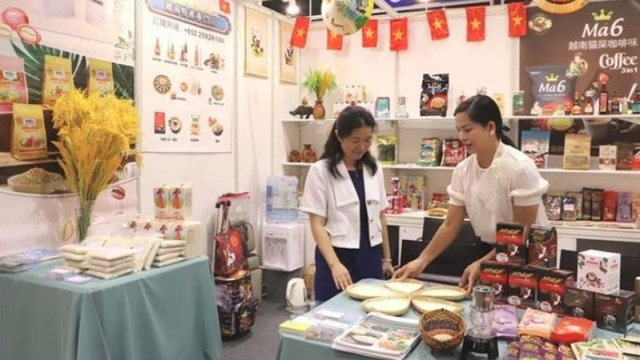 Vietnam attends international food expo in Hong Kong (China)