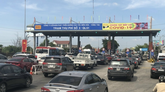Vì sao chưa dỡ các trạm phí BOT Quốc lộ 51 sau khi dừng thu phí?