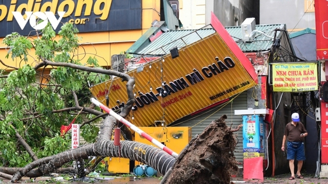 Bí thư Hà Nội: Bằng mọi biện pháp bảo đảm an toàn cho người dân