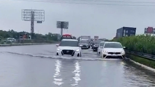 Cao tốc Pháp Vân - Cầu Giẽ hết ngập, ô tô 4 chỗ có thể lưu thông