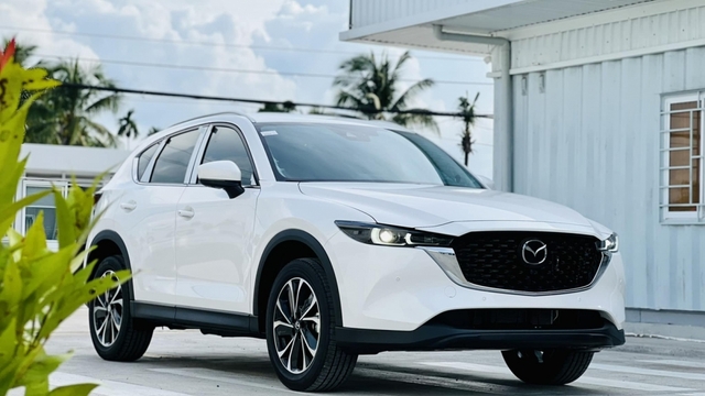 Mazda CX-5 thống trị phân khúc SUV hạng C, bỏ xa đối thủ Ford Territory