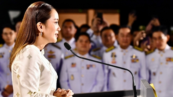 Nhà Vua Thái Lan phê chuẩn Nội các do Thủ tướng Paetongtarn lãnh đạo