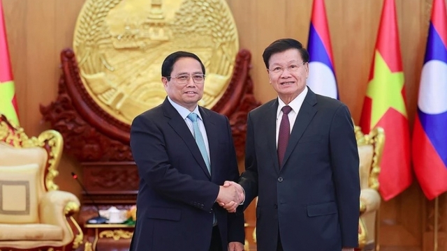 Vietnamese PM meets with top leader of Laos ahead of ASEAN Summits