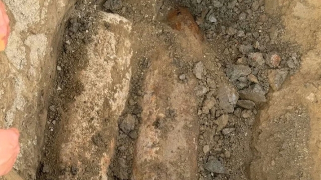 Two huge bombs deactivated in Vinh Phuc