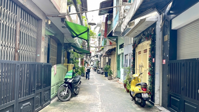 Khởi tố người mẹ nghi bạo hành con gái 5 tuổi dẫn đến tử vong