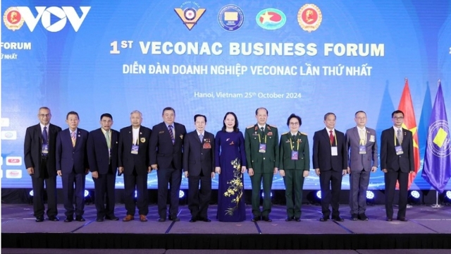 Vice President Xuan attends first VECONAC Business Forum