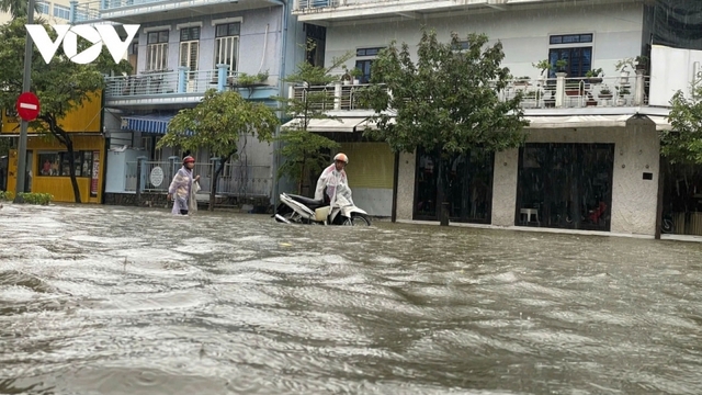 Thủ tướng chỉ đạo chủ động ứng phó, khắc phục nhanh hậu quả mưa lũ ở Trung Bộ