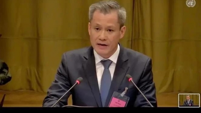 Vietnam presents viewpoint on national responsibility for climate change response