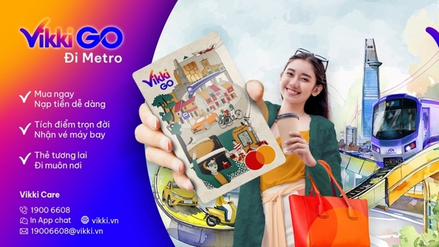 Người dân nhận thẻ VikkiGO đi miễn phí tuyến metro số 1 TP.HCM