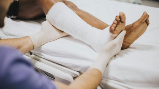 Cách sơ cứu khi bị gãy xương nhanh chóng và an toàn nhất