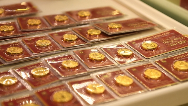 Giá vàng hôm nay 15/2: Giá vàng trong nước ổn định, vàng thế giới tiếp tục tăng