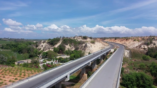 Hoàn thành đưa vào sử dụng các công trình giao thông trọng điểm ở Bình Thuận