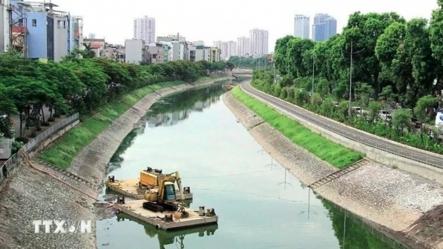 Hanoi aims to turn polluted To Lich River into green space