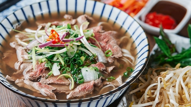 TasteAtlas picks out seven Vietnamese dishes among Top 100 Asian foods