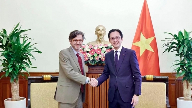 Deputy FM meets Colombian counterpart on P4G Summit sidelines