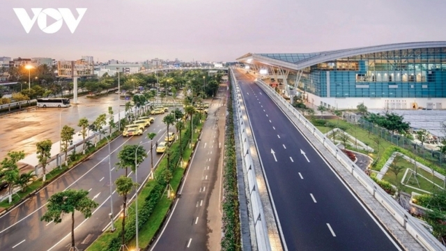 Global leading groups eye free trade zone project at Da Nang Airport