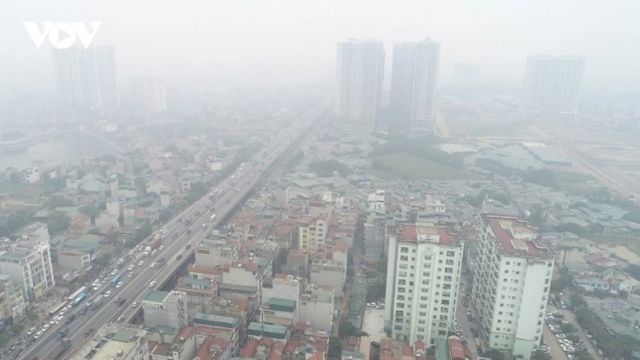 Gov't asks Hanoi, HCM City to act towards safe air quality levels within 5 years