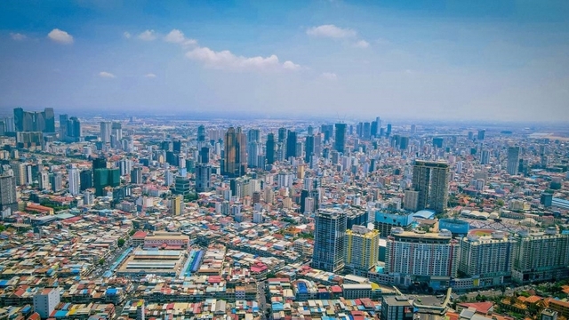 ADB cảnh báo rủi ro tăng trưởng với Campuchia sau quyết định áp thuế mới của Mỹ