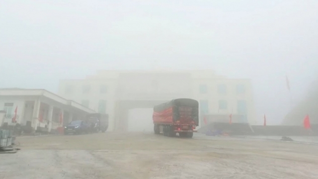 Vietnam-China border gate pair officially opens for trade