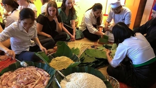 Local university debuts Vietnamese culture education for foreigners