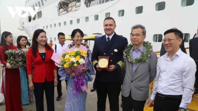 Pacific World cruise ship brings 1,700 foreign tourists to Quang Ninh