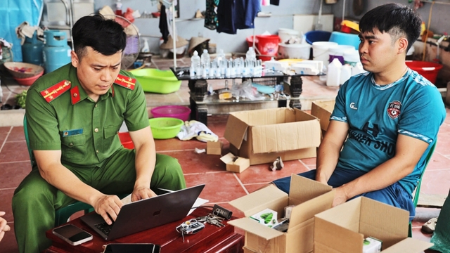 Khởi tố chủ cơ sở sản xuất mỹ phẩm giả, thu lời bất chính 6 tỷ đồng