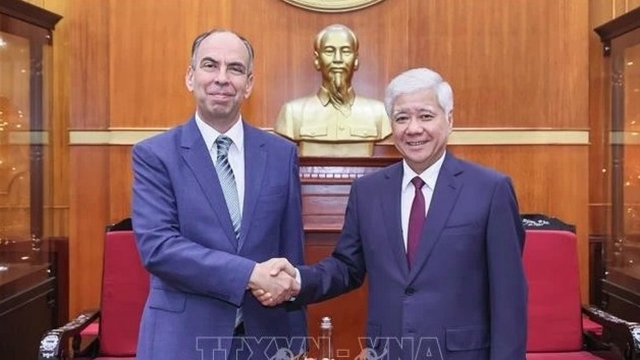Vietnam Fatherland Front President receives Cuban, RoK ambassadors