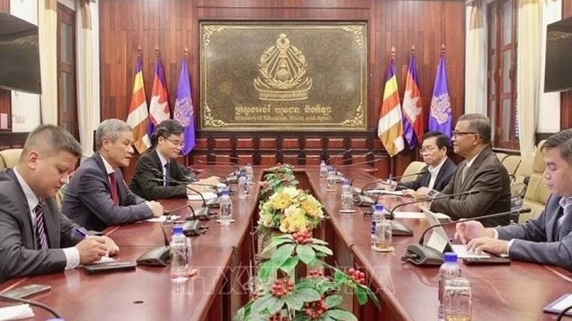 Vietnam, Cambodia boost education, youth cooperation