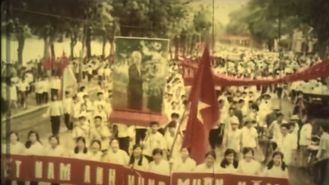 Không khí đặc biệt ở Thủ đô ngày thống nhất đất nước
