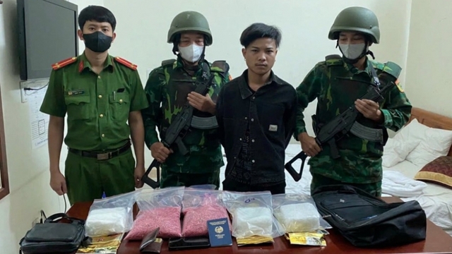 Lao man prosecuted for smuggling large drug haul at Vietnam border