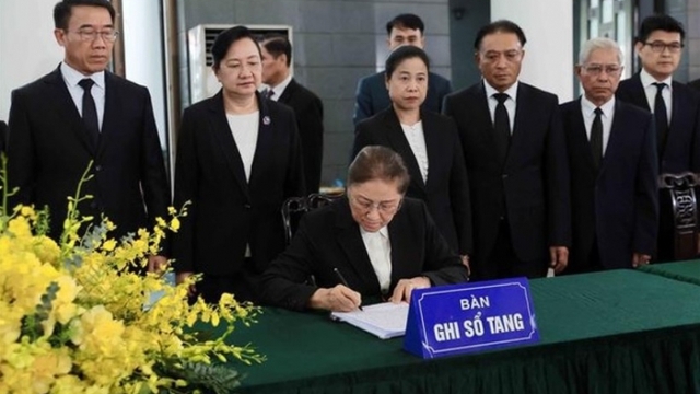 Foreign leaders pay tribute to former State President Tran Duc Luong in Hanoi