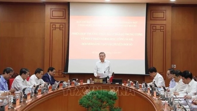 Party chief urges greater efforts to promote innovation, digital transformation