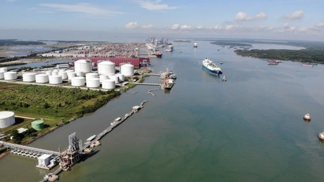 Vietnam cuts LNG import tariff to boost clean energy transition