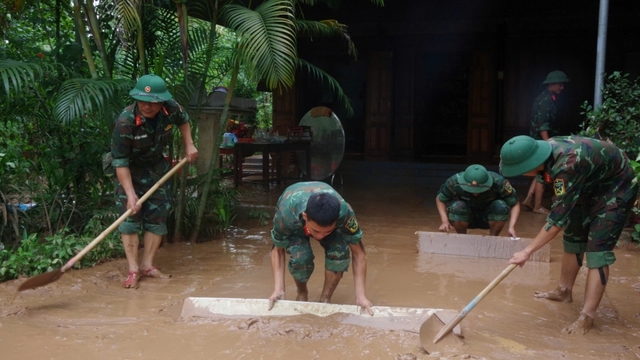 Hà Tĩnh khẩn trương khắc phục hậu quả sau đợt mưa lịch sử