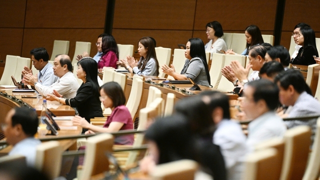 Quốc hội chốt bổ sung hơn 4.000 tỷ quyết toán viện trợ phòng, chống COVID-19